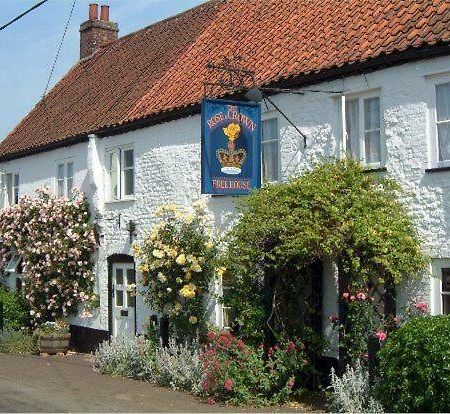 Отель The Rose & Crown, Снеттишам Экстерьер фото